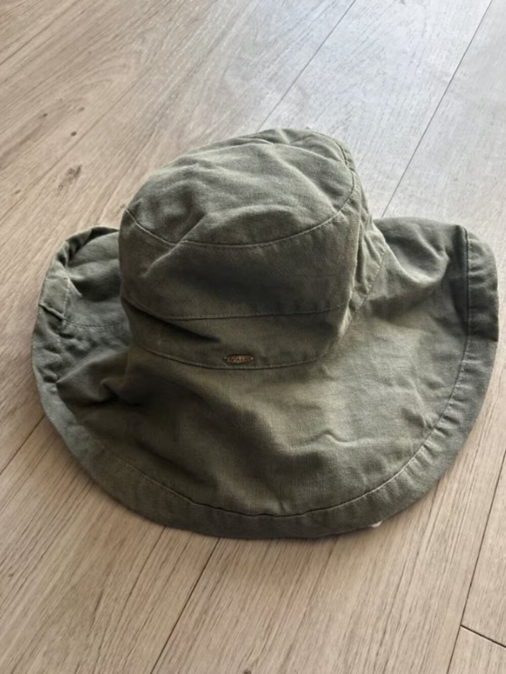 Scala bucket hat